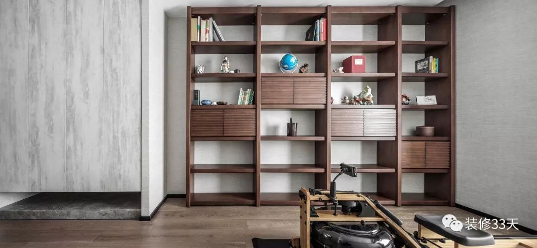 购买家具几十万刺鼻难闻受不了,花几万买实木家具值得吗