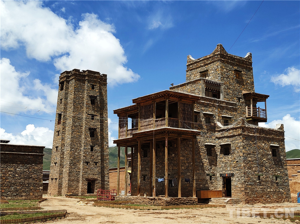 狮龙宫殿：格萨尔文化的传习所