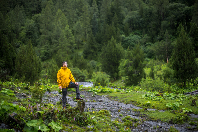 冲锋衣透气防水最好的是哪一款,2024年最火的冲锋衣防水防风透气