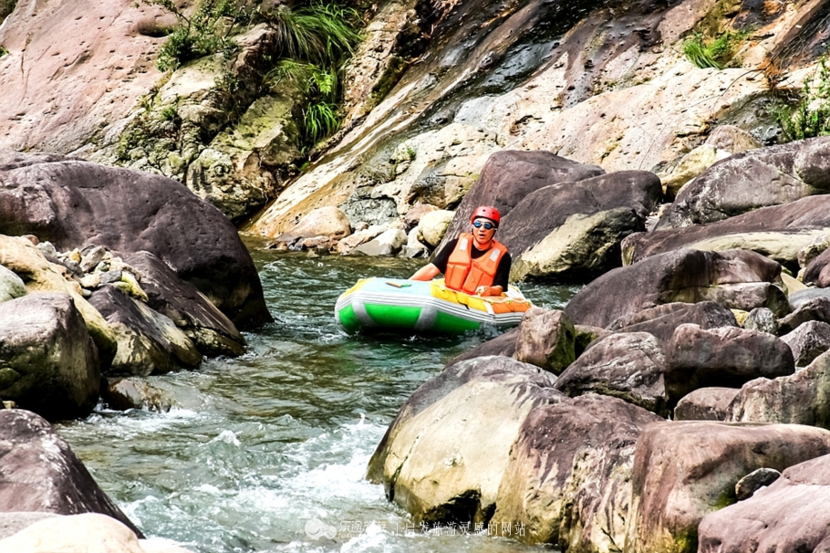 安吉高铁站到浙北漂流乘车,周末去安吉浙北大峡谷漂流人多吗