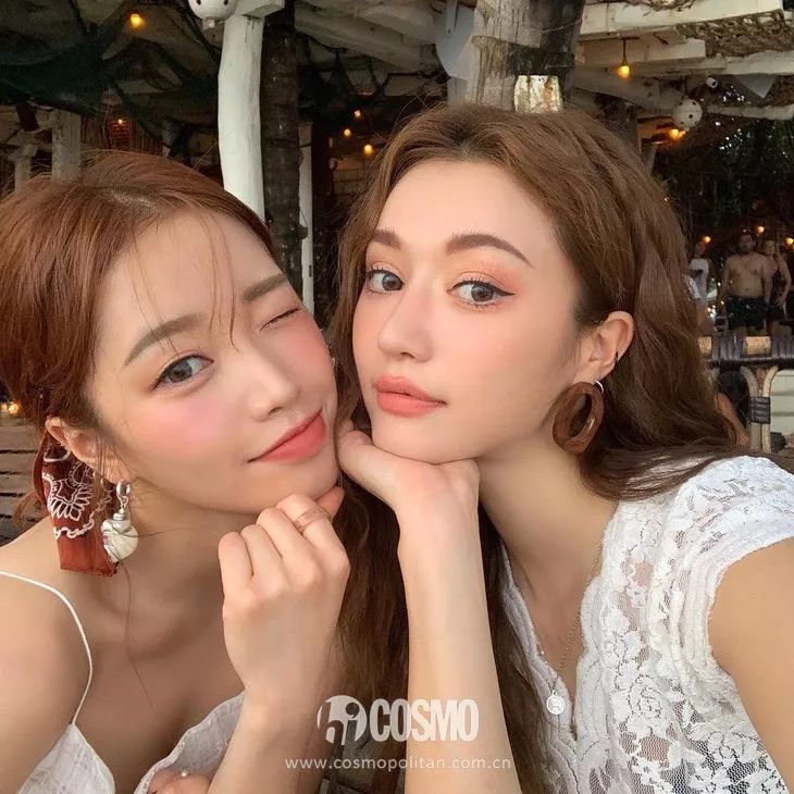 3ce云朵唇釉泫雅,nana的妆容