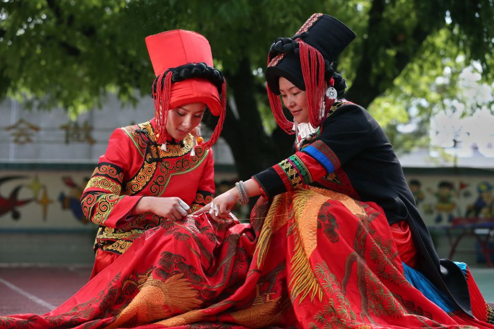 彝族服饰凉山型,凉山彝族地区服饰有哪些