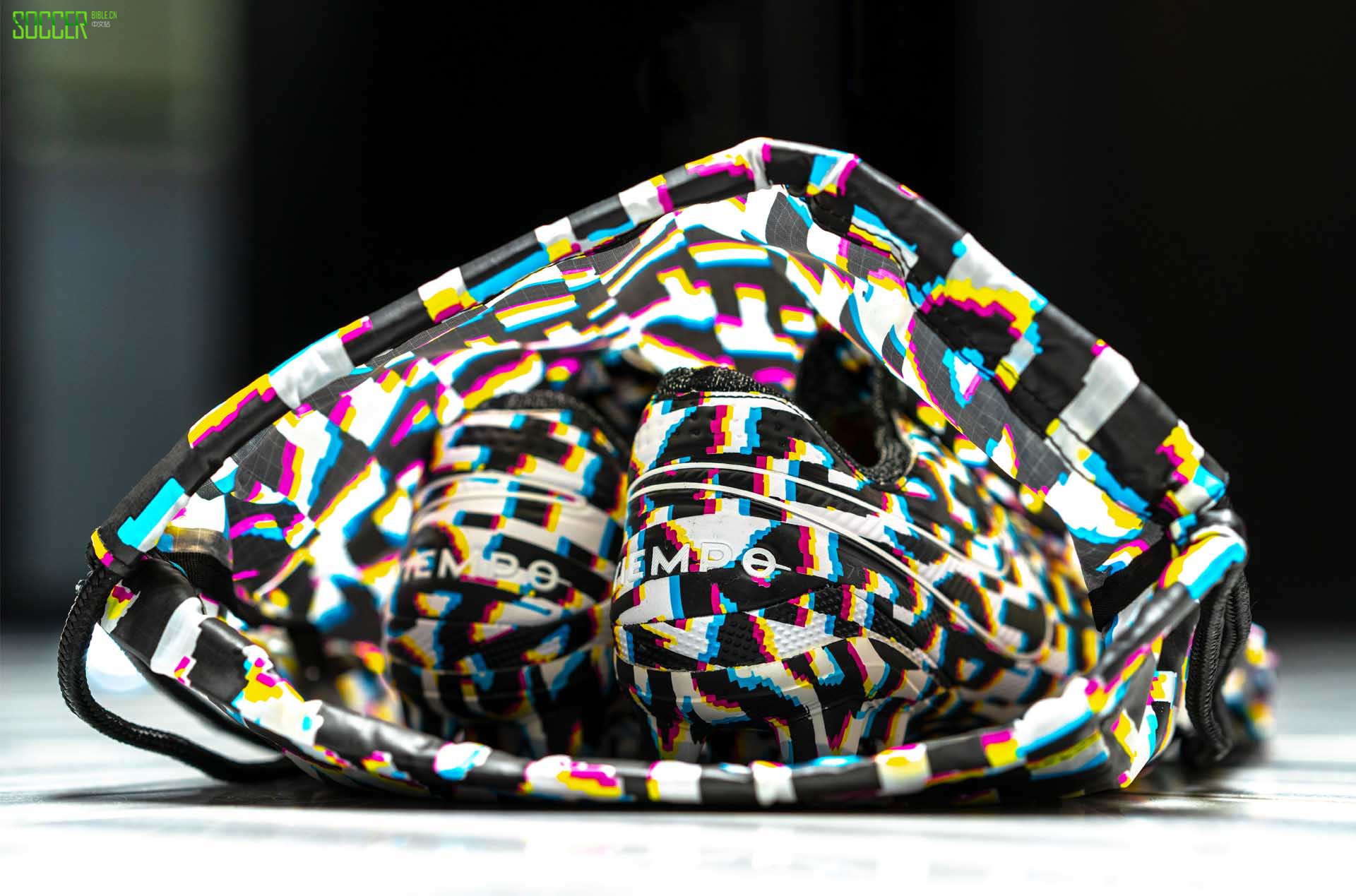 耐克传奇8蓝色碎钉,耐克传奇8入门款