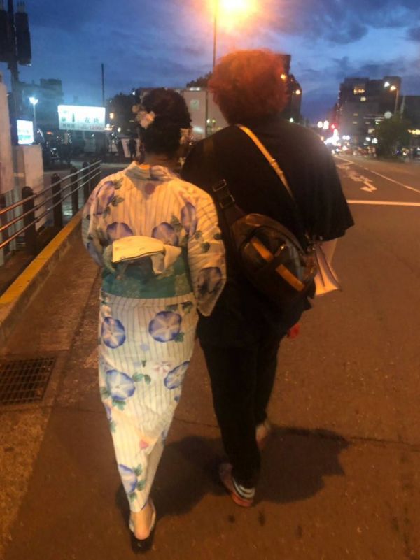 日本无业男因交到漂亮女友而爆红,日本无业男子