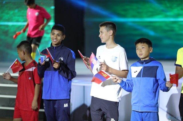 “一带一路”夏令营在鄂尔多斯开幕