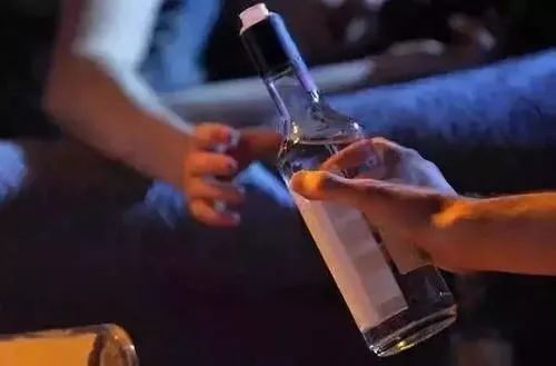 贩卖毒饮料判刑案,最近被抓的卖毒犯