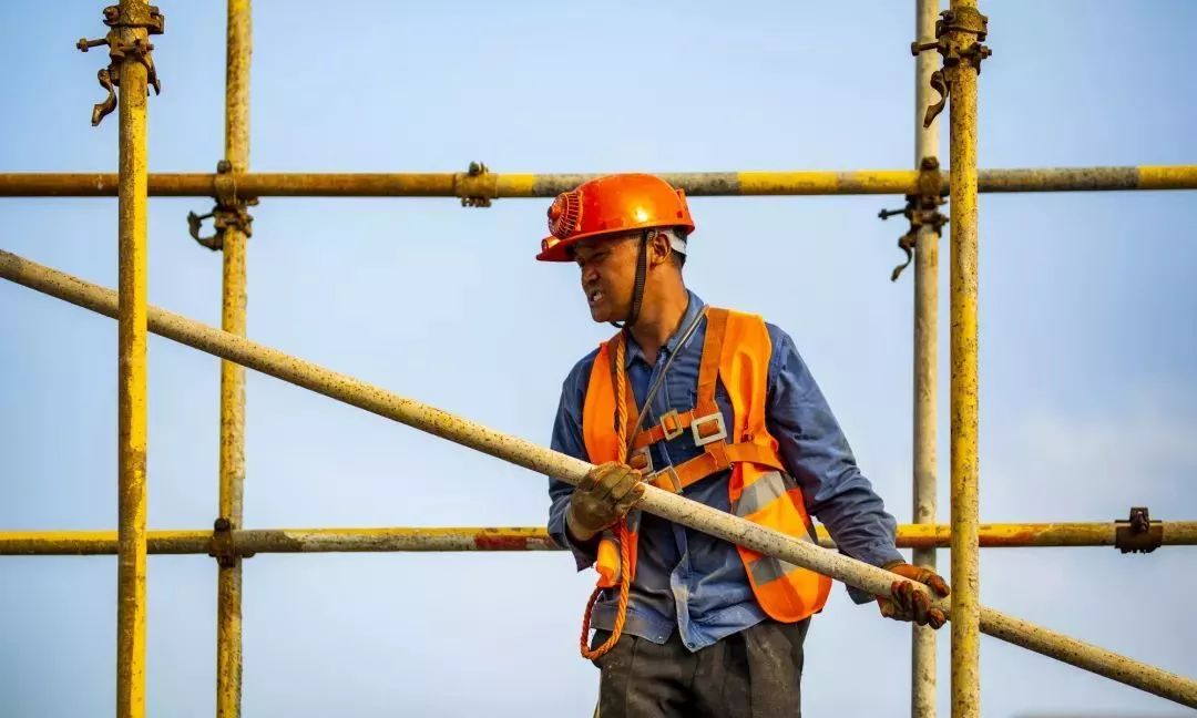 十二时辰工地,建筑工人的十二时辰