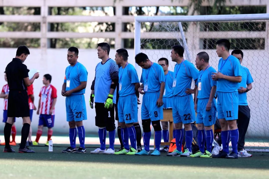 喜讯足球比赛冠军,喜报战报