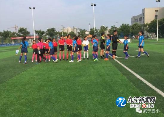 有梦想更有追“球”——武宁五小女子足球队勇夺江西省校园足球中小学五人制足球锦标赛亚军