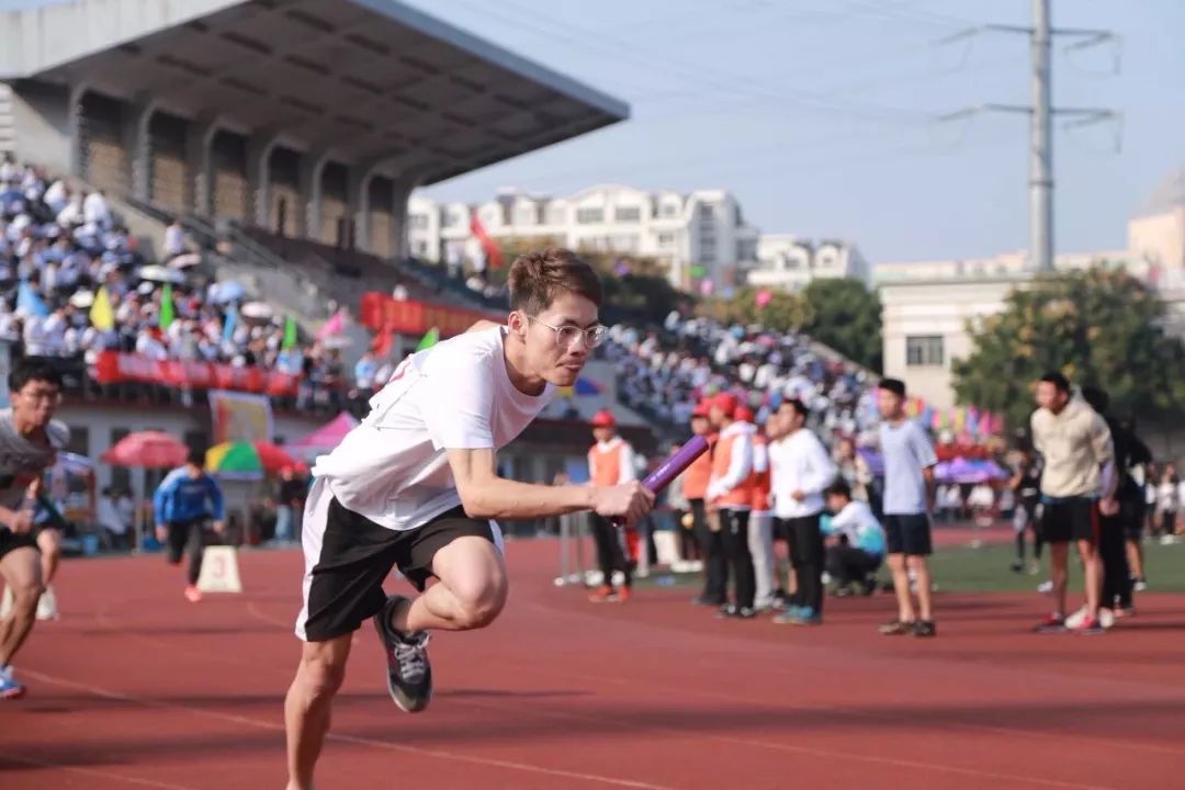 嗨，新同学你好，这里是河海大学！