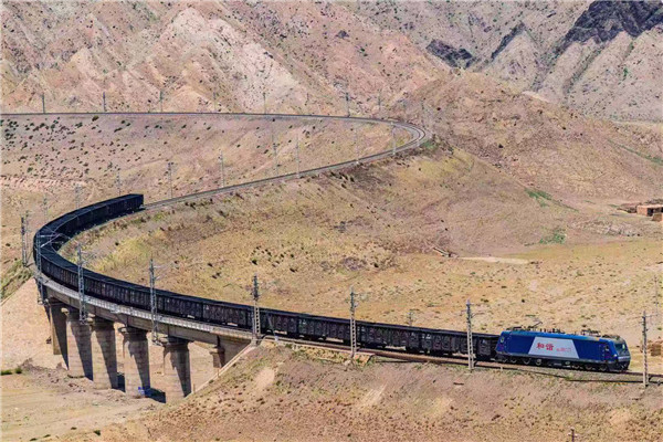 发现最美铁路·重走丝绸之路|开往贺兰山深处的“慢火车”:票价低至1元线路近半世纪未变