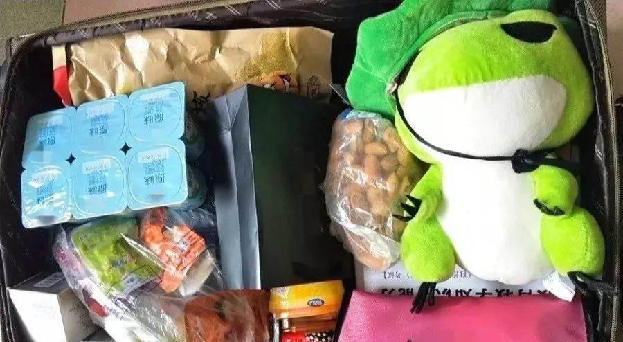 开学季：有一种爱，叫做爸妈给你塞的行李箱！（附大学新生行李箱应怎么选？）