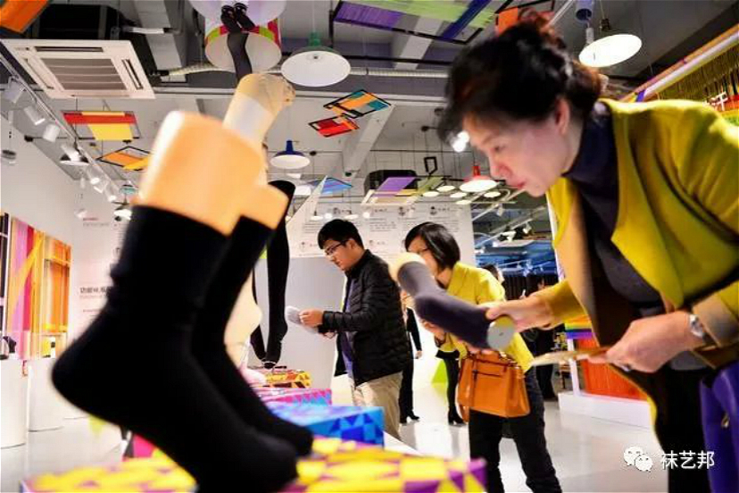 袜子王国的生意,去袜子工厂拿货卖可以赚多少钱