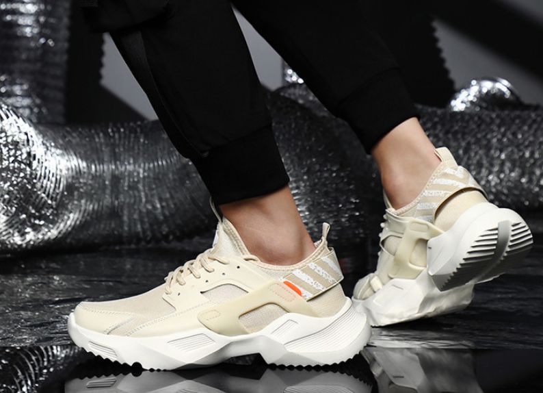 这款鞋！让整条街的回头率都归你！舒服的如同踩棉花！帅到不像实力派