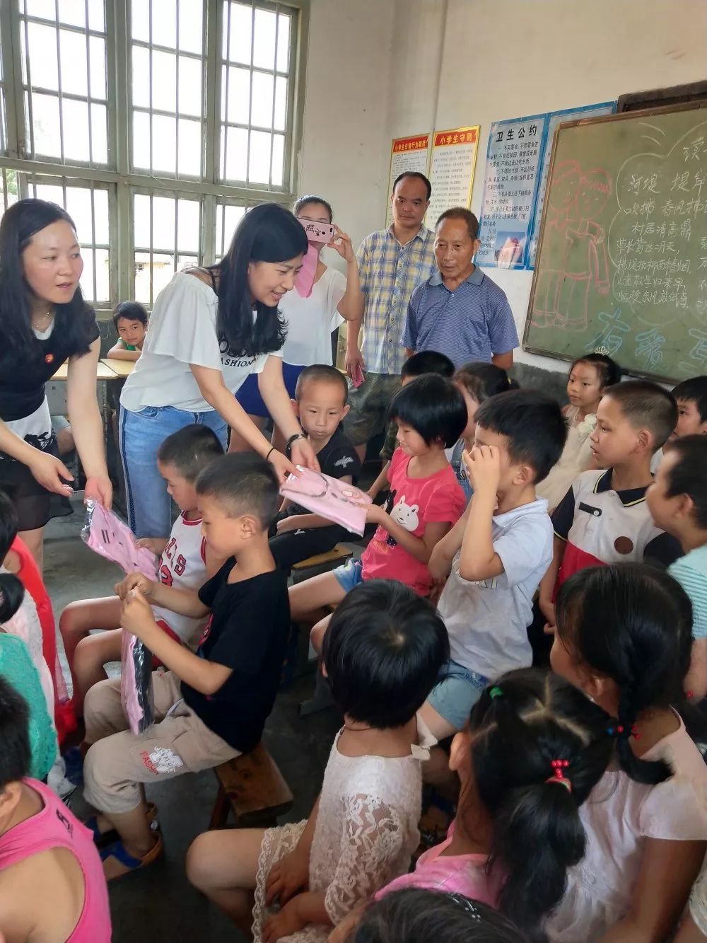 头条|暑期公益行·城乡孩子共享七彩暑假时光