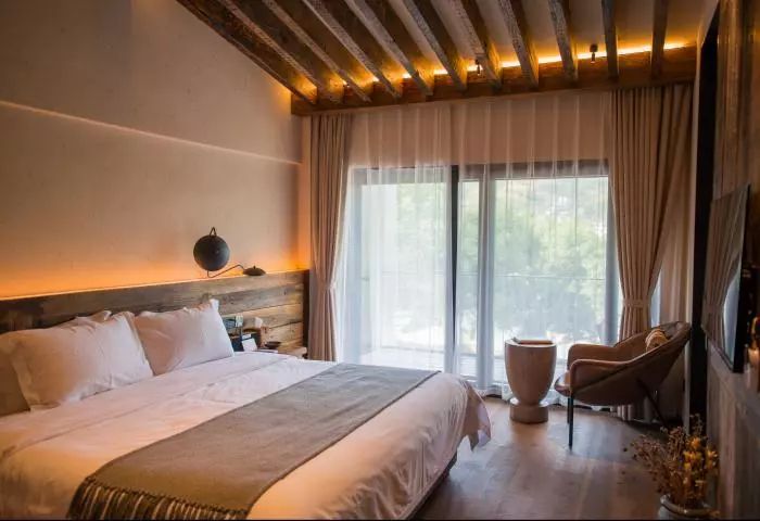 谁说江南无金秋？这座高铁直达的小县城靠一间仙气民宿，就撩到了无数隐居客