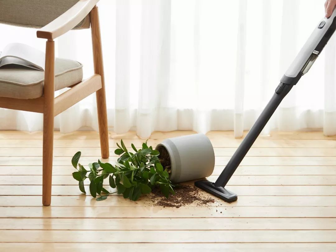 这个吸尘器超轻、迷你、吸力强,哪都能吸丨界界好物馆