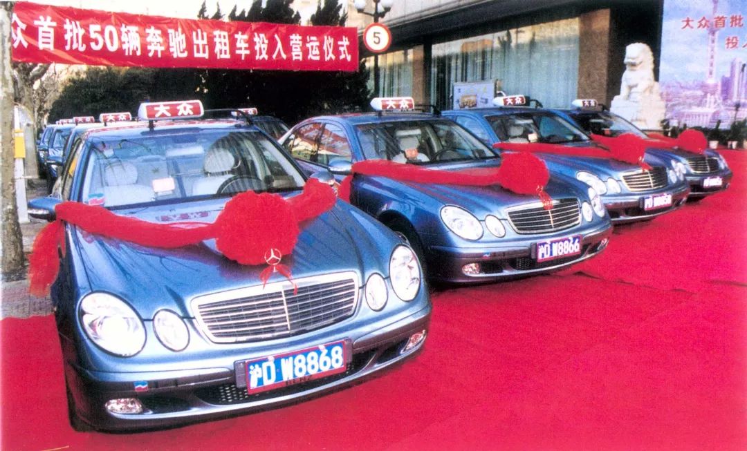 壮丽七十年的发展,70年代的上海交通牌汽车
