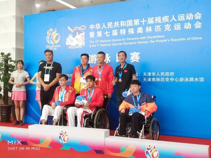 大理运动员再获金牌！水中“钢刀”何世伟的水上之路