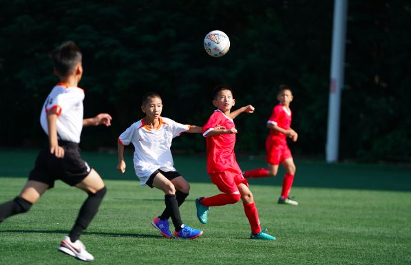 掀翻豪门！打遍华东无敌手！嘉定出了一家埋头青训6年的足球俱乐部