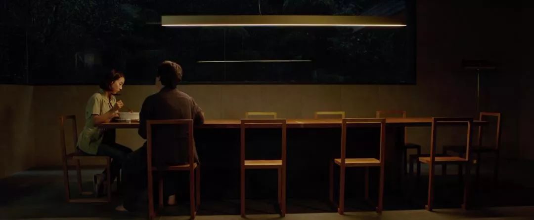 看完戛纳获奖电影《寄生虫》，秒get豪宅怎么设计才没有暴发户感