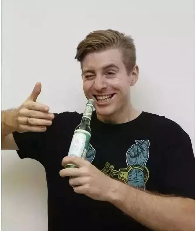 外国香水师评价中国六神花露水,老外把六神花露水当香水