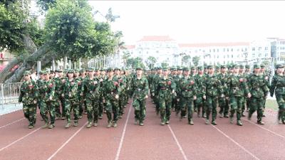 林允用“黄金”敷脸？买了同款我觉得巨巨巨巨香