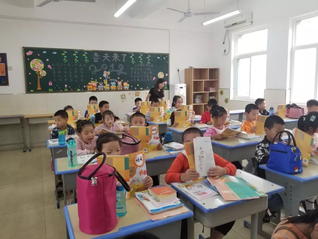 开学啦撒贝宁,开学啦手势舞完整版3分钟