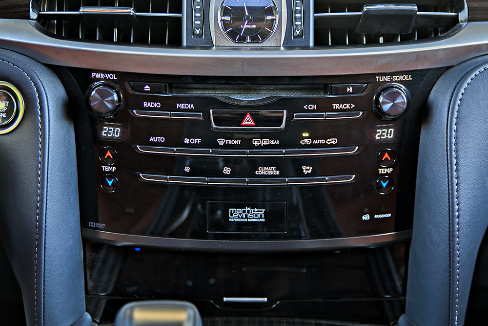 19款雷克萨斯lx570试驾巅峰版,雷克萨斯lx570黑曜巅峰限量版试驾