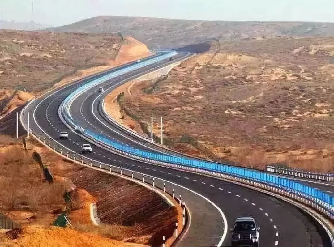 国资小新回答了知乎创始人周源一个问题，网友评论亮了！