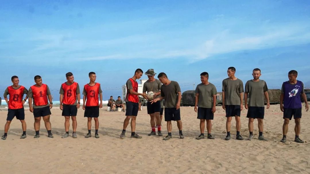 沙滩足球怎么踢,沙滩足球踢头