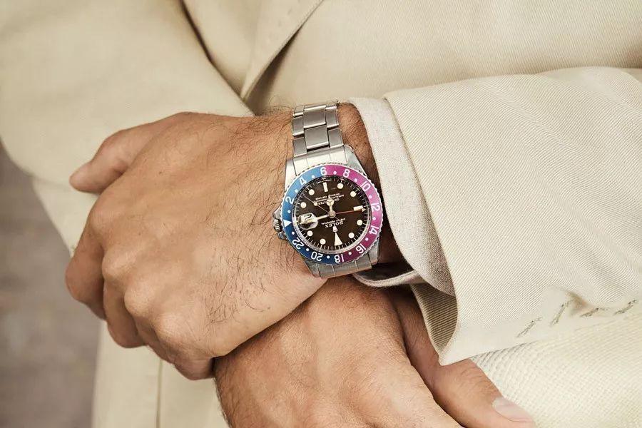 男人穿什么显得有钱,穿浅色裤子的男人性格