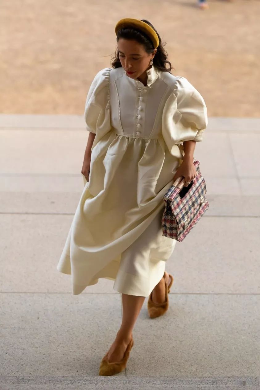 秋冬黑红裙子大码胖mm显瘦遮肉,今年最火的裙子显瘦遮肉