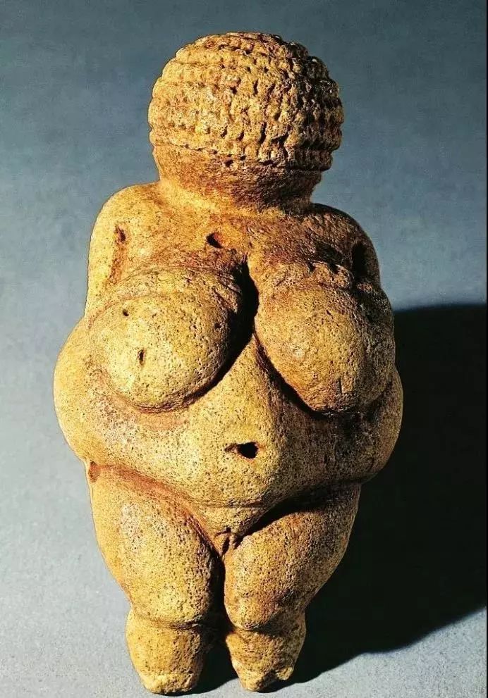 如何鉴赏古希腊雕塑维纳斯,著名铜雕维纳斯的诞生