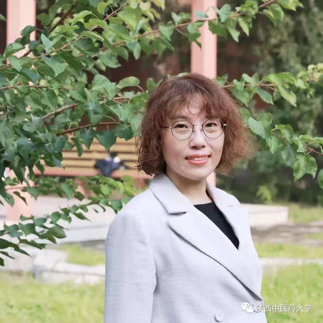 向身边优秀教师学习致敬文案,向教师致敬先进事迹