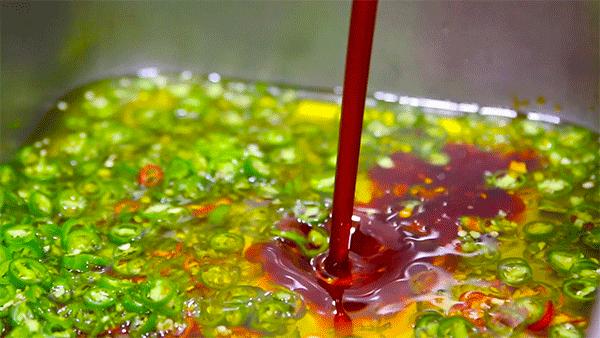 成都网红小吃棒棒鸡,网红小吃棒棒鸡