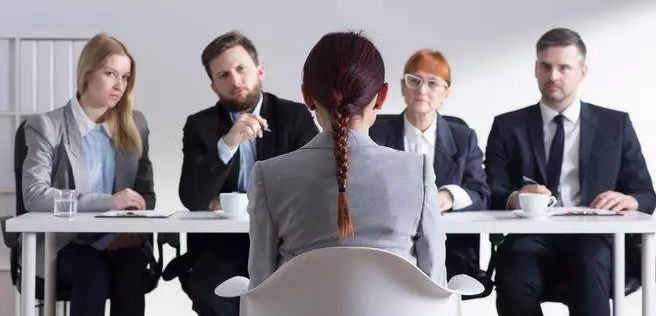 面试车加一笔什么字,面试官逼加一笔是什么字