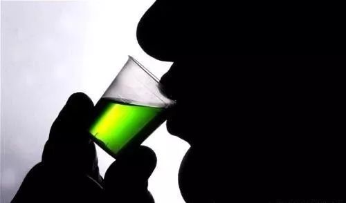 甲亢三年吃药反反复复怎么治,药物导致甲亢怎么办