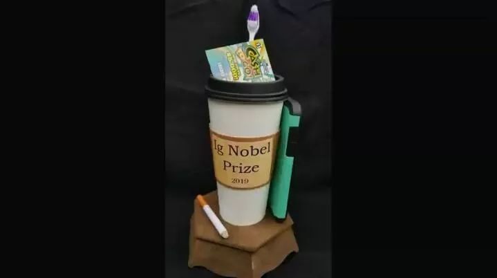 把会飞的小强做成冰箱贴……搞笑诺贝尔奖:我们真的是正经研究!