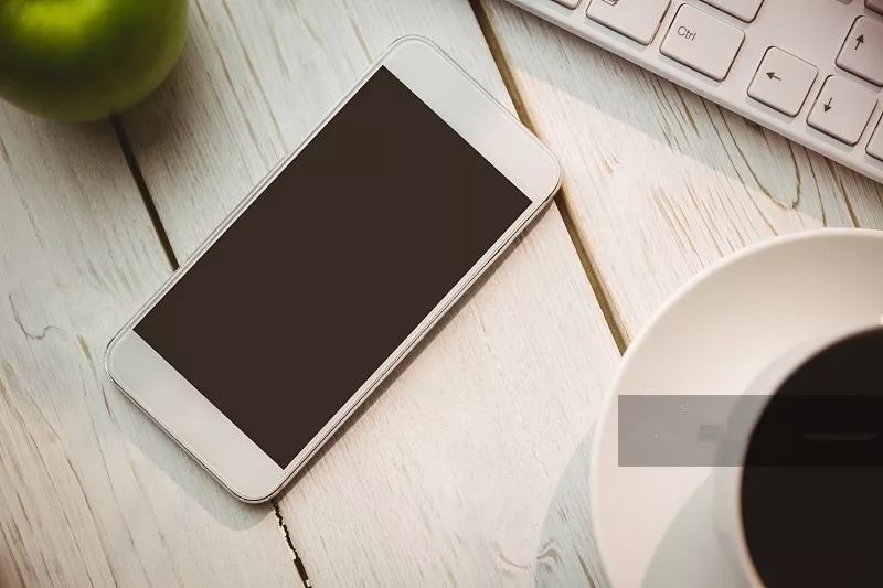 手机朝上放还是朝下放,手机是竖着放还是横着放好