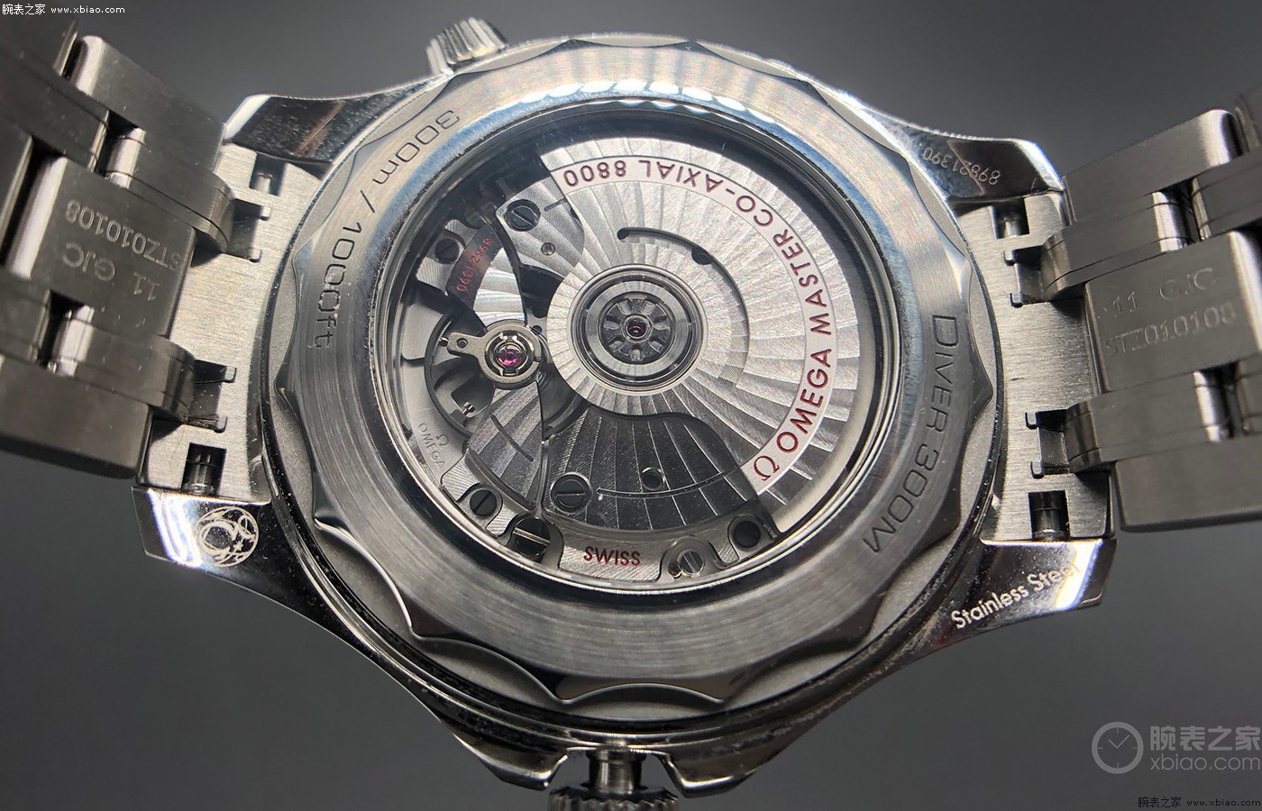 欧米茄海马300米夜光能持续多久,欧米茄海马300钢带好还是橡胶好