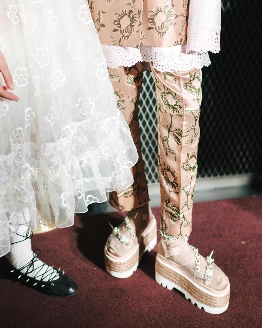 丝绸吊带长裙巴黎时装周,simonerocha泡泡裙