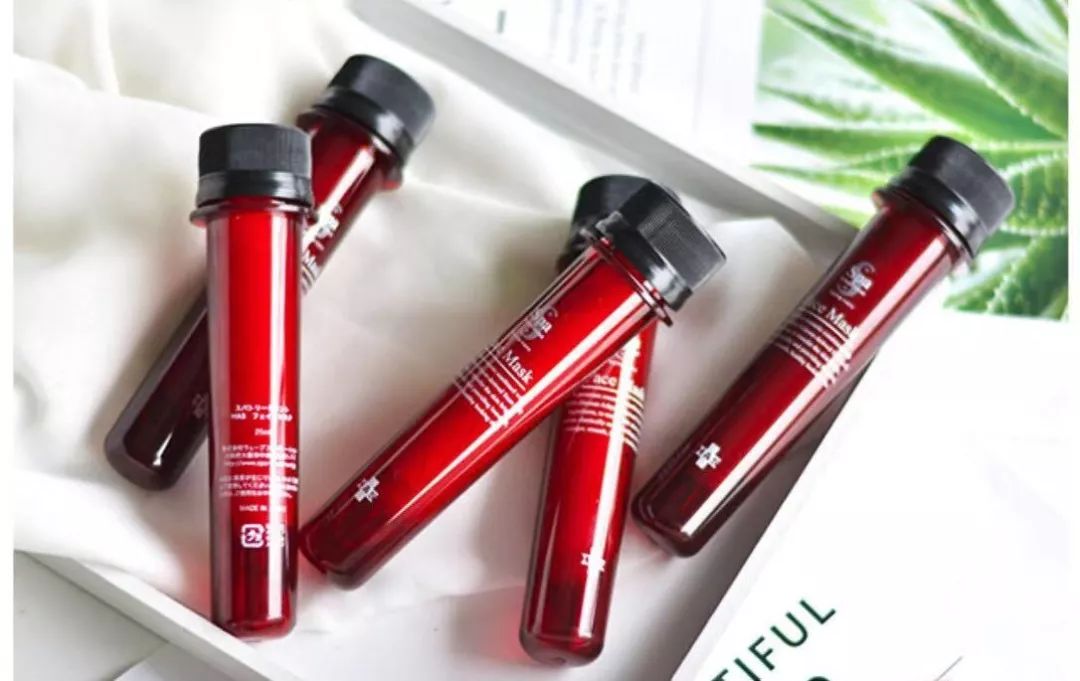 贵妇面膜wemi黄金胶原臻颜软膜,补水到爆炸一款日本的隐藏面膜