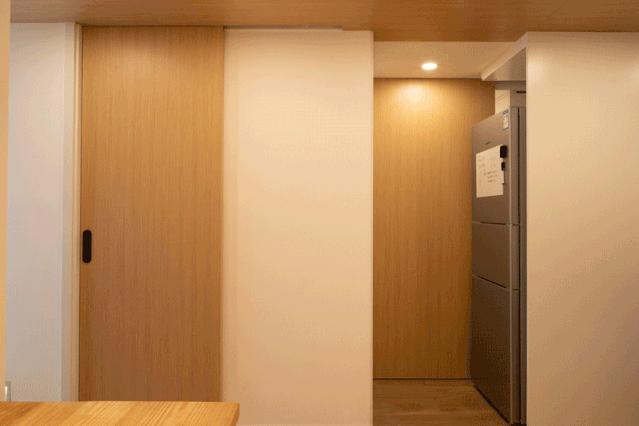 客厅没窗户没有阳光,客厅没有窗户一点采光都没有