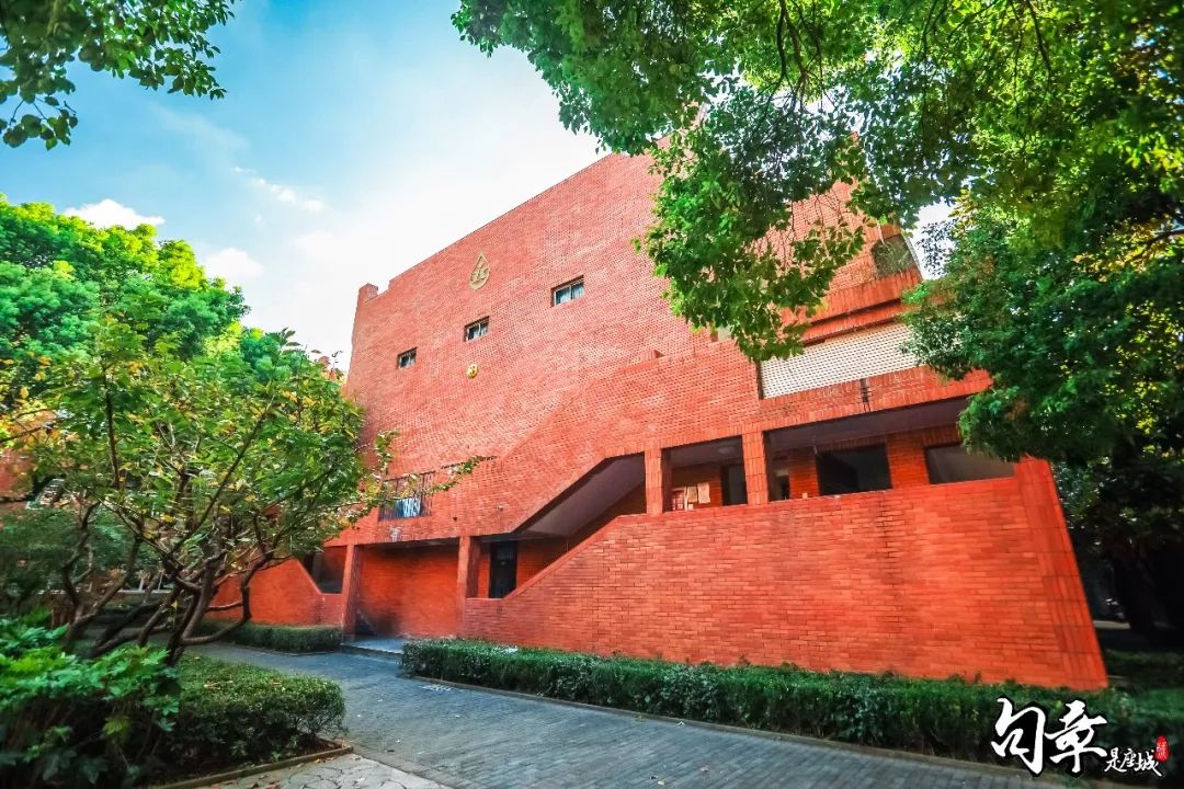 东横街老店的最后一天，我回到了中城小学