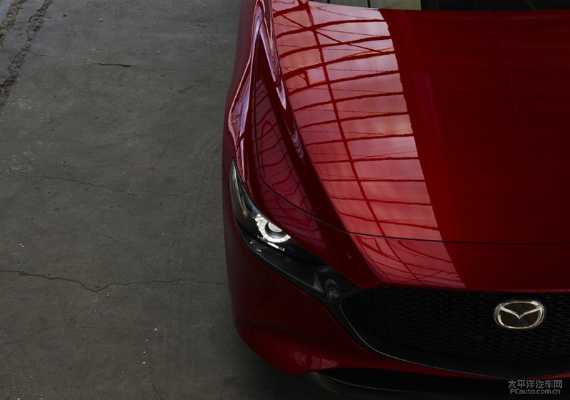 次世代mazda3昂克赛拉红色婚车队,2021款次世代马自达3白色昂克赛拉