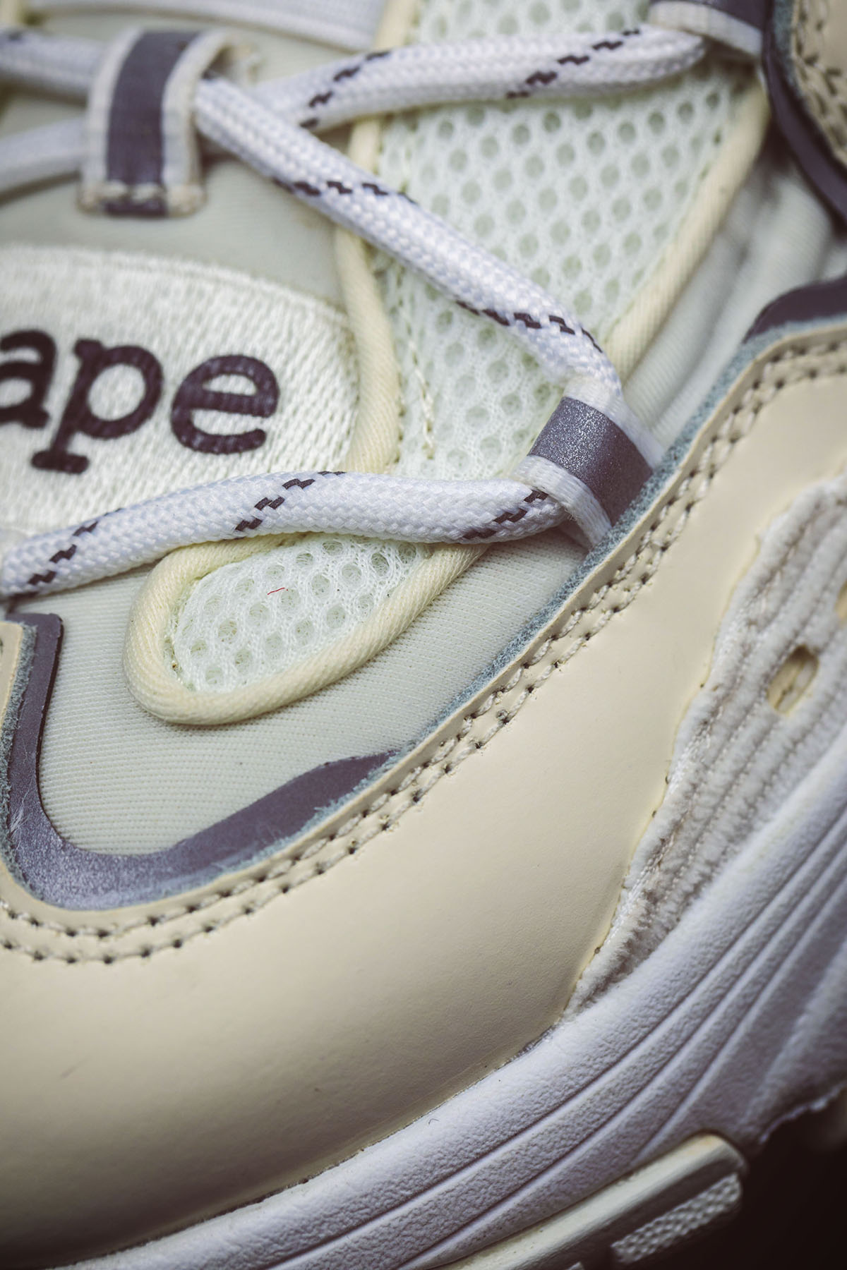 现在上街穿1W的鞋都撞鞋！「鞋圈黑马」才是你的救世主