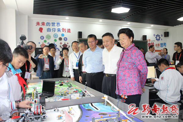 少年硅谷人工智能教育成果展示,青少年人工智能教育创新基地