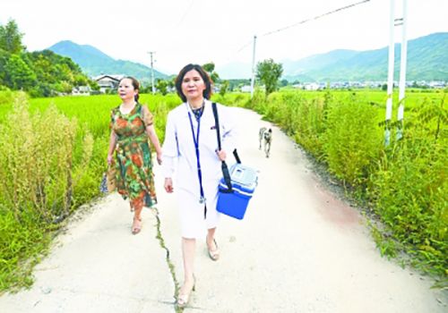 武汉一医院医生,乡村医生坚持义诊6年