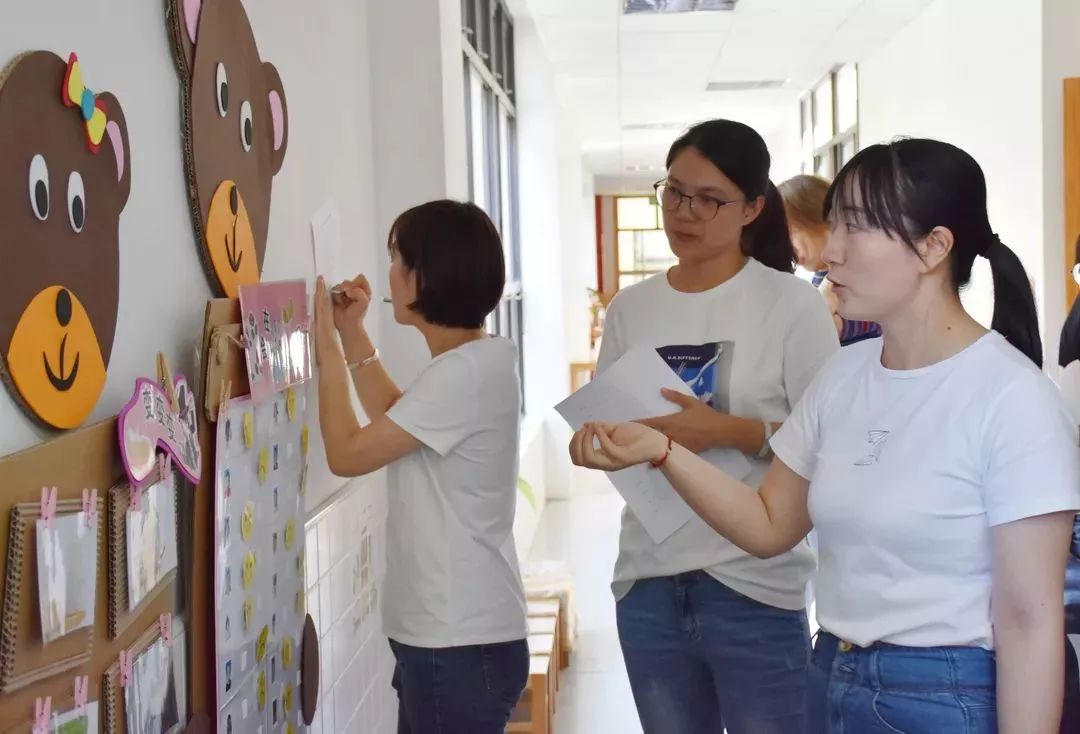 学校热点1|金阳幼儿园：走廊里的“绿”Party